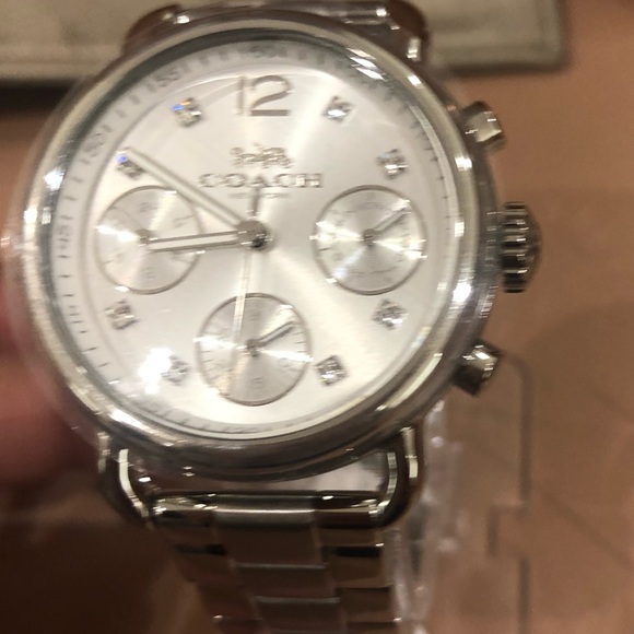New coach watch - Picture 4 of 4